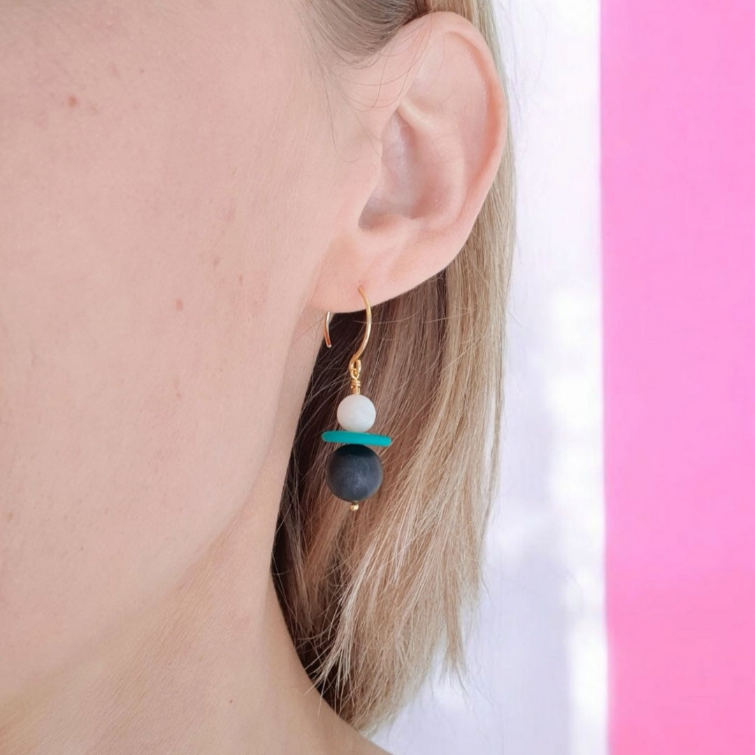 To Perler med Skive - Hvid, grøn og sort