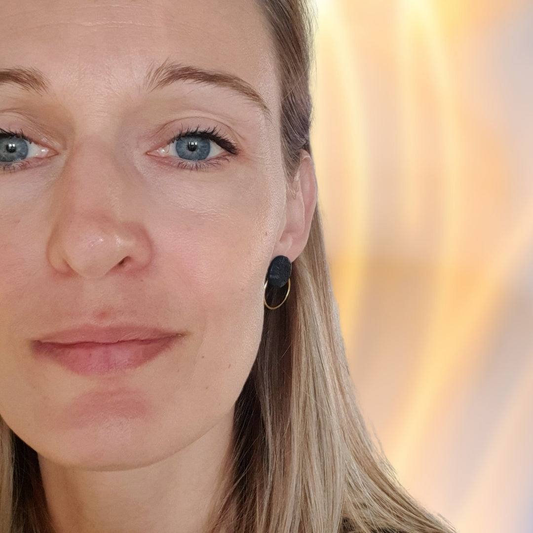 De Flade med Ring - Sort, blank